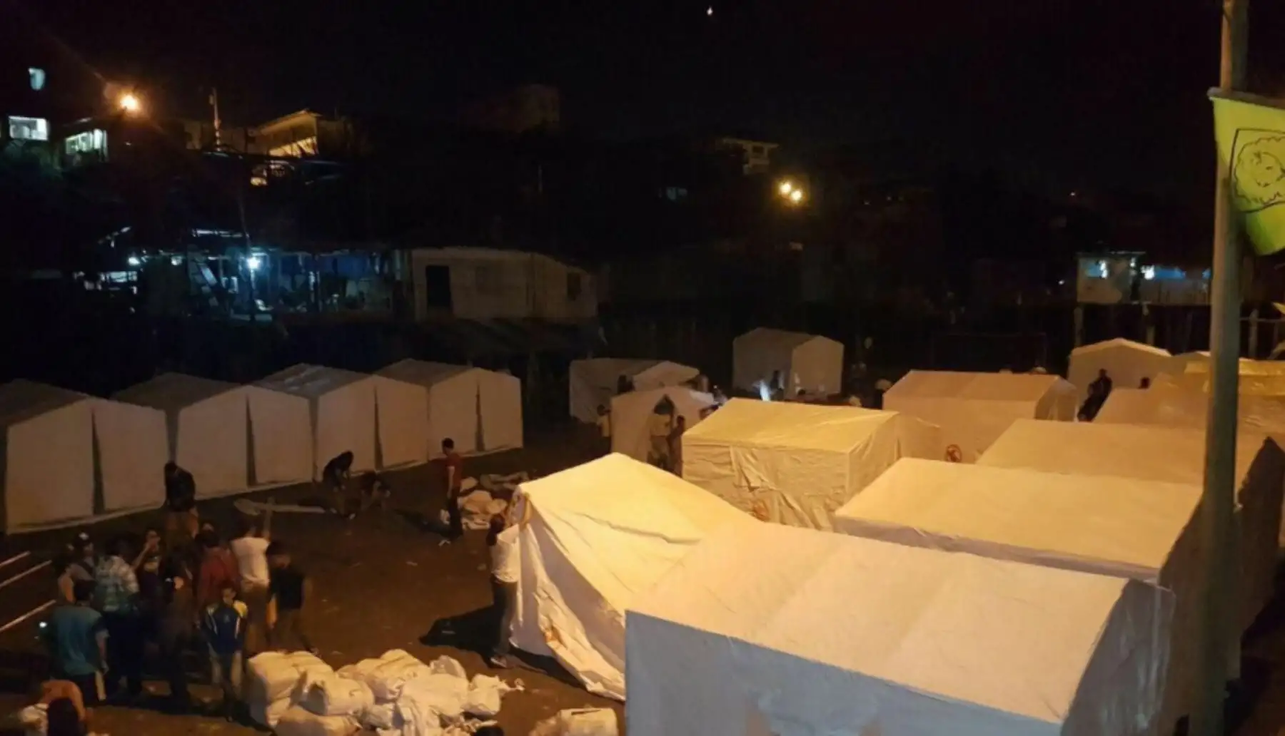 Carpas para damnificados por incendio en Loreto. Foto:Indeci.