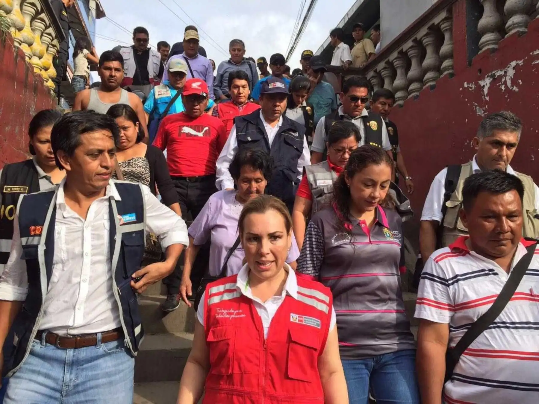 Titular del Midis sigue coordinando la ayuda humanitaria en la zona del siniestro en Iquitos.Foto: Midis