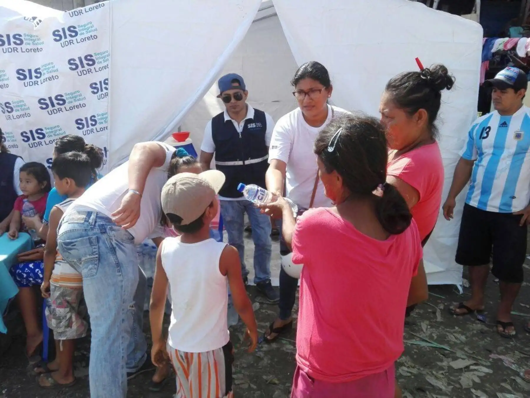 El Ministerio de Salud (Minsa), a través del Seguro Integral de Salud (SIS) brinda apoyo a los damnificados por incendio acontecido el sábado pasado en el distrito de Belén, en Iquitos, mediante el proceso de identificación y afiliación a este seguro público para que cuenten con acceso a los servicios de salud. ANDINA/Difusión