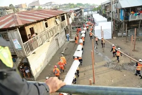 Gobierno Regional de Loreto entregó 684 unidades de calaminas a la Municipalidad Provincial de Maynas, para ser distribuidas a los damnificados del incendio en Iquitos.