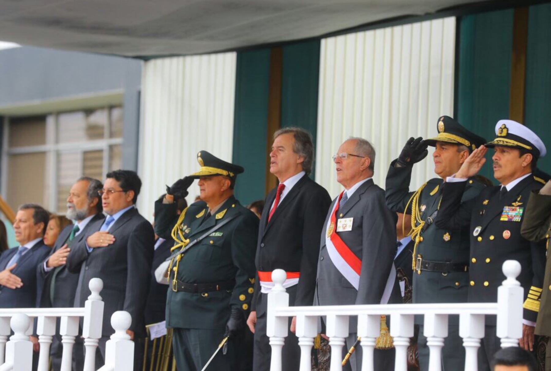 Mandatario asiste a la ceremonia de transferencia de mando de la Dirección General de la Policia Nacional. Foto: ANDINA/ Prensa Presidencia