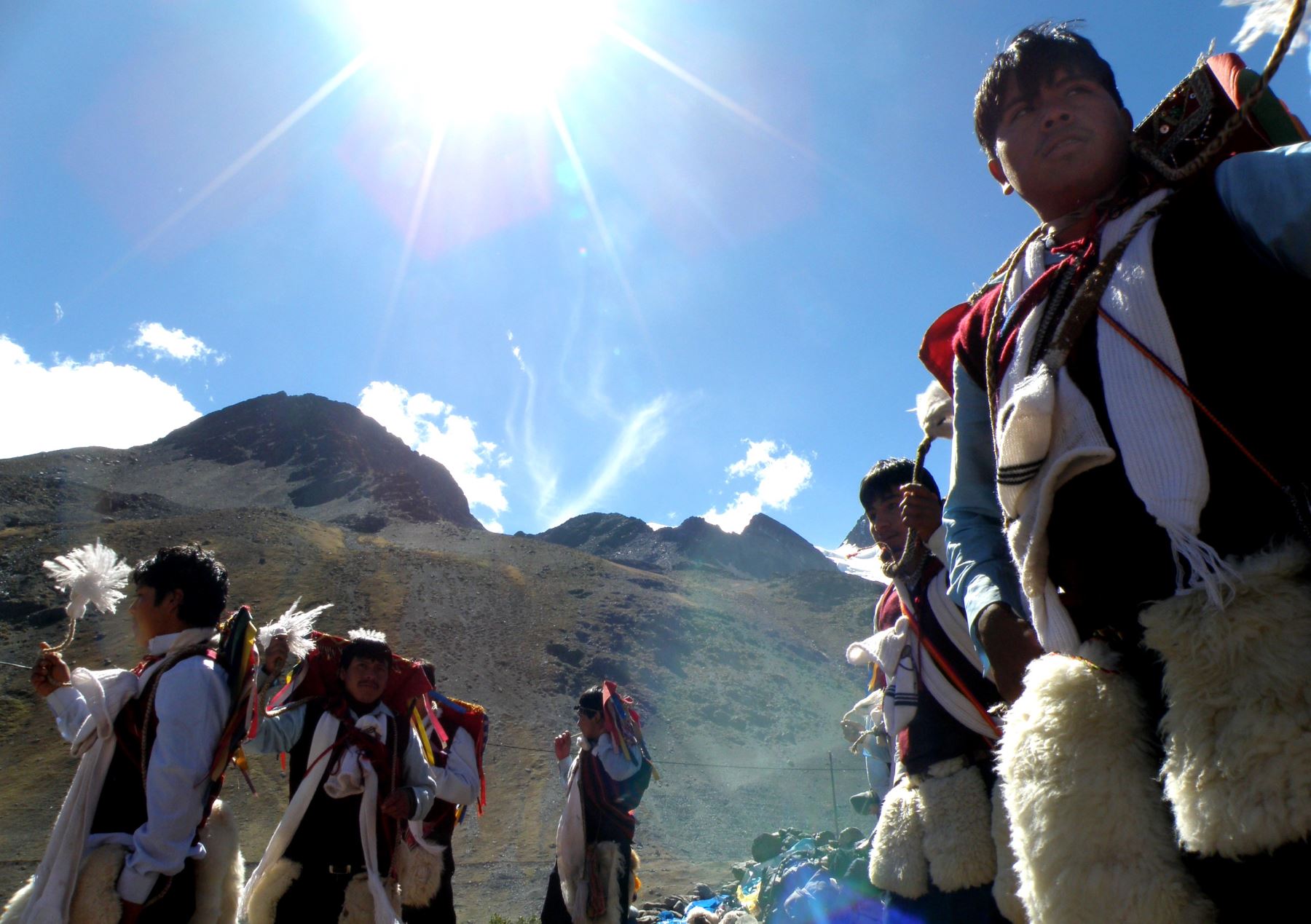 Comparsas de danzas de Cusco peregrinarán por la festividad de la Exaltación del Señor de Qoyllur Riti.  ANDINA/Percy Hurtado Santillán