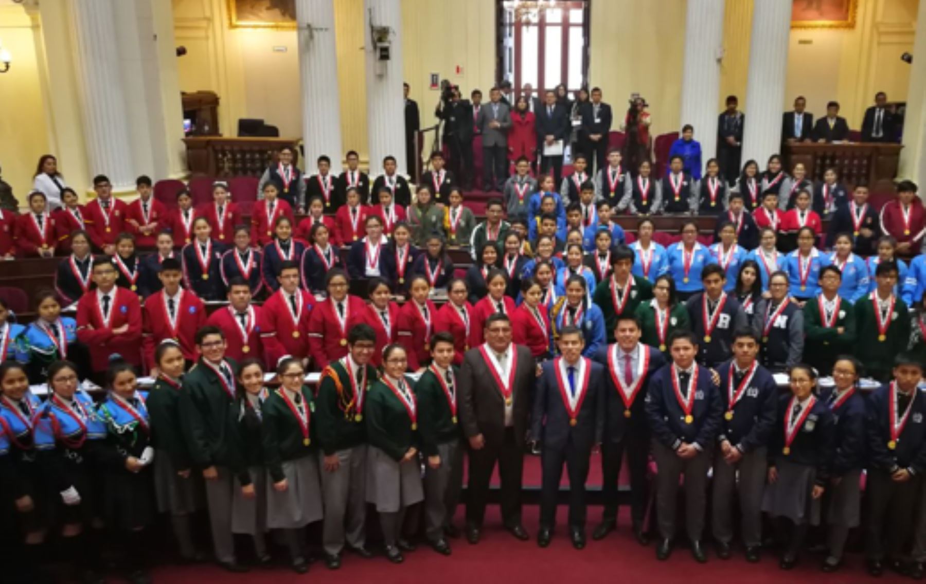 Congreso: Alumnos de 19 colegios fueron “parlamentarios por un día”. Foto: Difusión.
