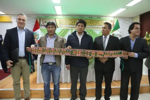 Ministro de Cultura, Salvador del Solar, entregó resolución en Huancayo que declara Patrimonio Cultural de la Nación a técnicas de tejido de las fajas de Viques y La Breña.Foto:  ANDINA/Difusión,