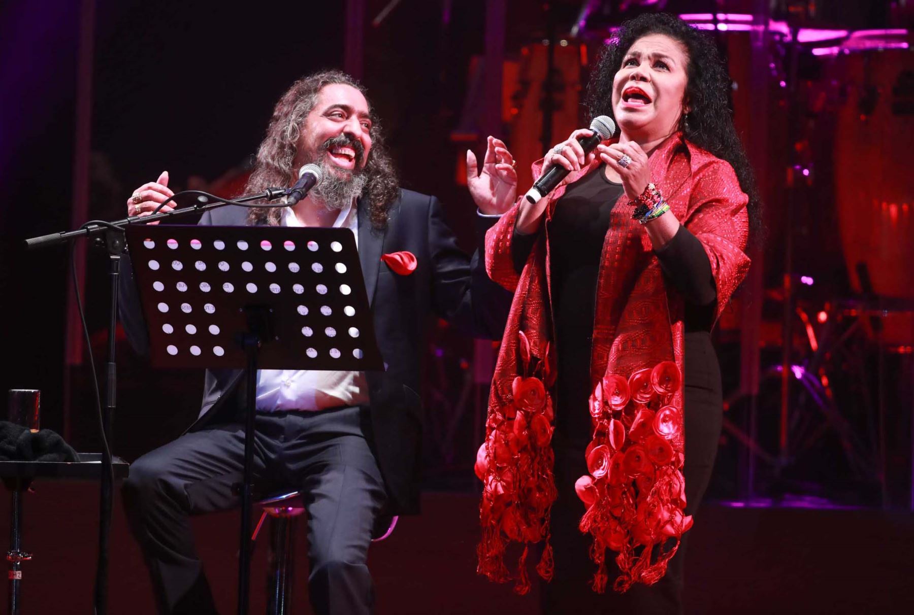 Diego "El Cigala" y Eva Ayllón deleitaron al Perú. Foto: ANDINA/Carlos Lezama