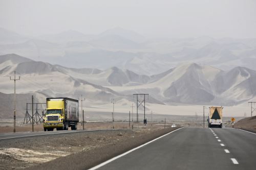 El tránsito en las diversas carreteras del país se desarrolla con normalidad en el primer día del paro de transportistas. ANDINA/archivo