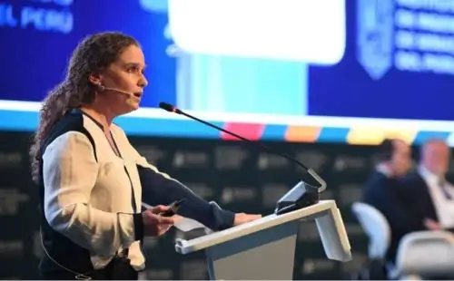 Ministra de Economía y Finanzas, Claudia Cooper. INTERNET/Medios