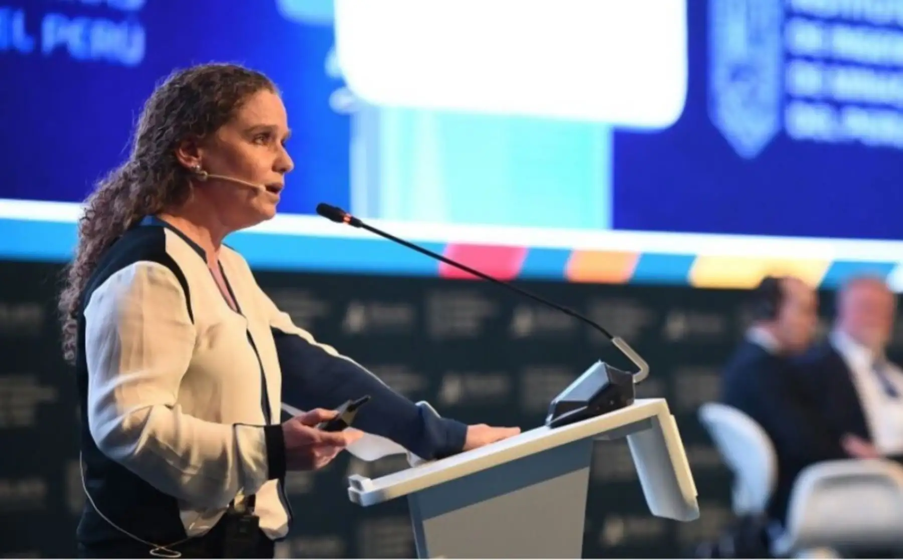 Ministra de Economía y Finanzas, Claudia Cooper. INTERNET/Medios