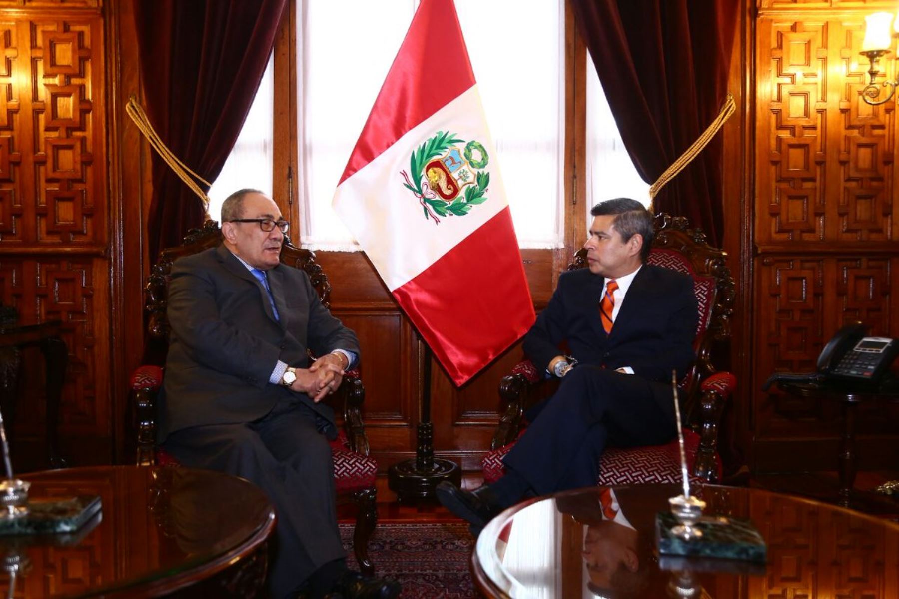 Reunión entre el ministro de Educación, Idel Vexler, y titular del Congreso, Luis Galarreta.