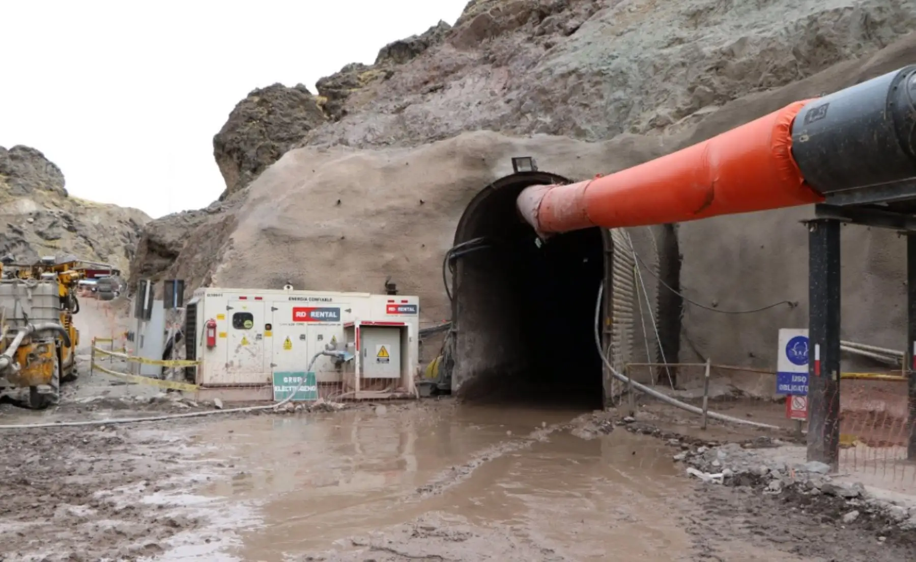 Con éxito culminaron las obras del túnel de desvío para la construcción de la gran represa de Angostura del proyecto agroenergético Majes Siguas II, que permitirá el trasvase de agua desde el río Apurímac para incorporar 38,500 hectáreas a la agricultura y potenciará el desarrollo regional y del país.