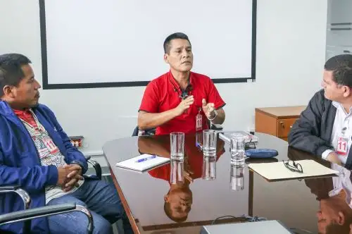 Líderes de comunidades de Loreto revisan Plan de Desarrollo e Inversión Integral de Saramurillo con representantes del MTC.