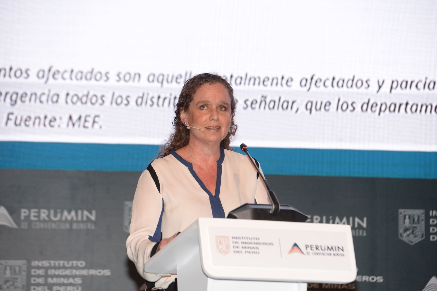 Ministra de Economía y Finanzas, Claudia Cooper. ANDINA/Difusión