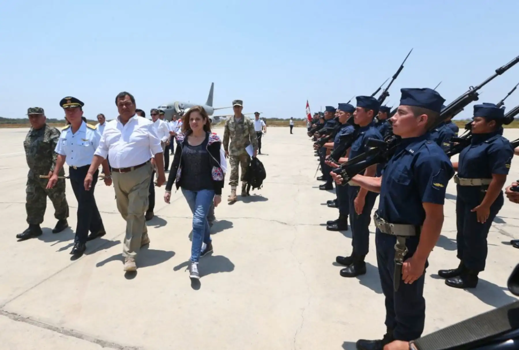 La jefa del Gabinete Ministerial, Mercedes Aráoz, llega a la ciudad de Piura para visitar diferentes obras relacionadas a la reconstrucción por los desastres naturales ocasionados por el fenómeno de El Niño costero.Foto: ANDINA/ MINDEF
