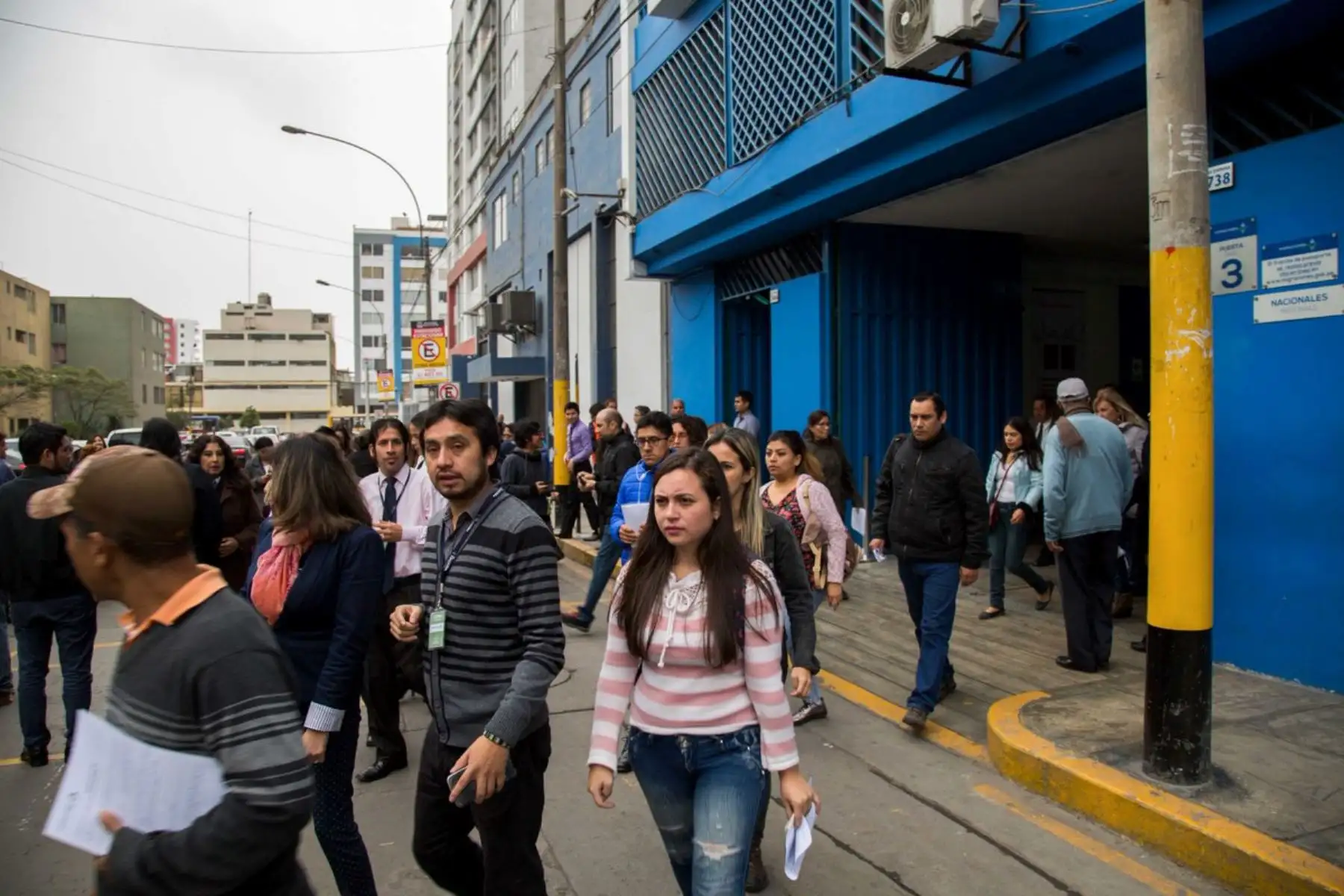 Trabajadores y el público participó en ensayo. Foto: Difusion