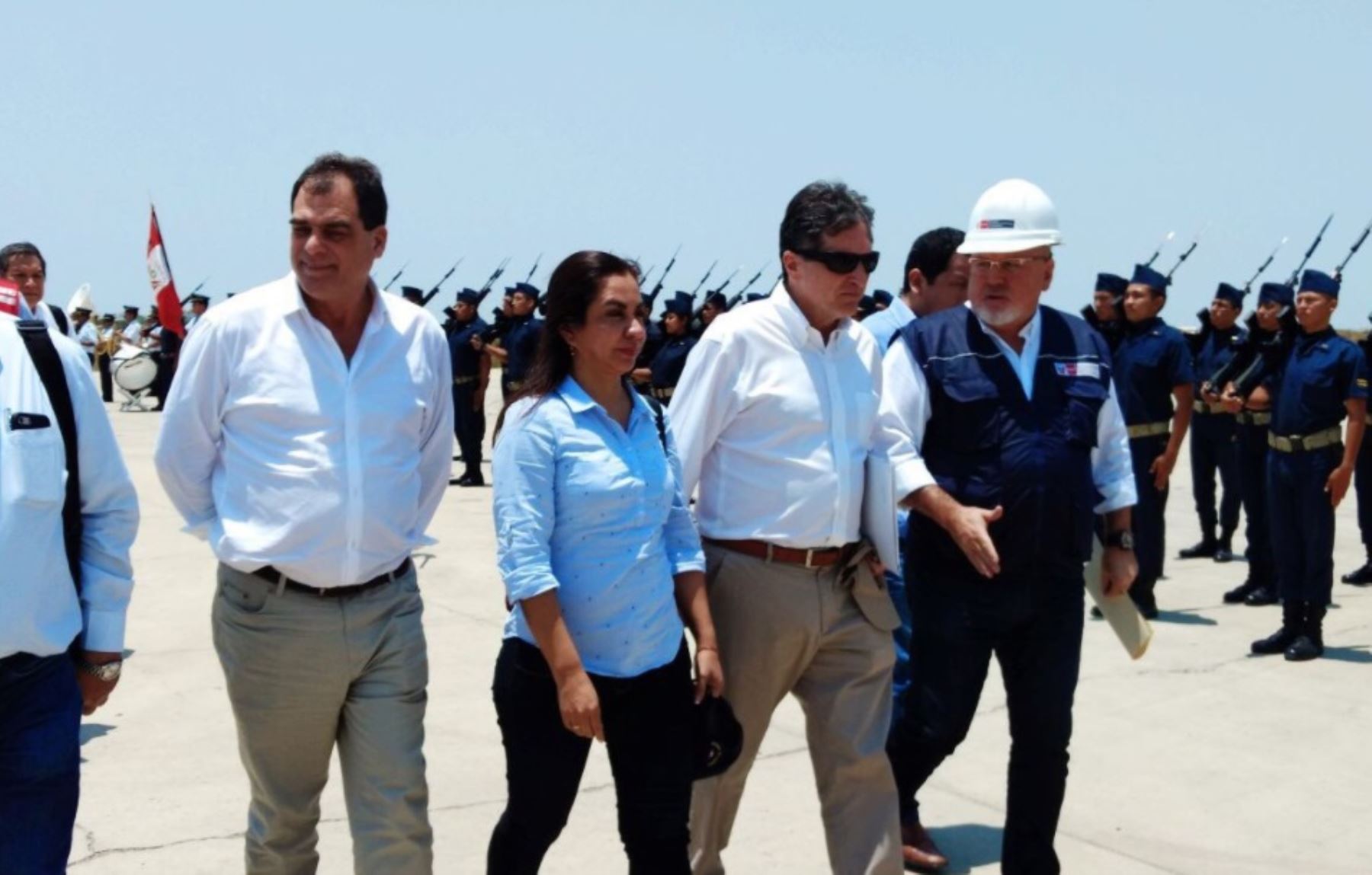 Presidenta del Consejo de Ministros, Mercedes Aráoz, visita Piura, acompañada de congresistas.
