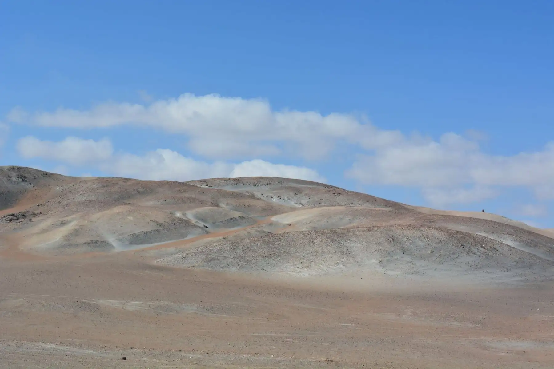 Misión de Estados Unidos respaldada por la NASA estudiará desierto de La Joya, en Arequipa. Foto:  Cortesía/Saúl Pérez.