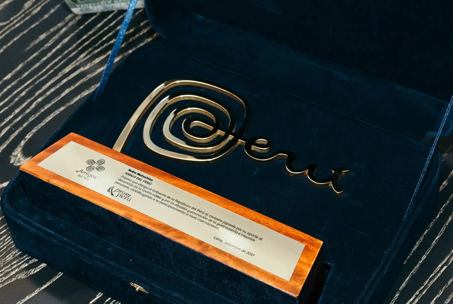 Este es el premio que recibió reconocido chef. Foto: Mincetur