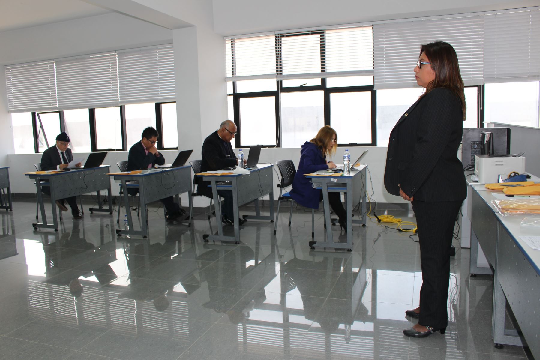 CNM toma examen para plaza de juez supremo.