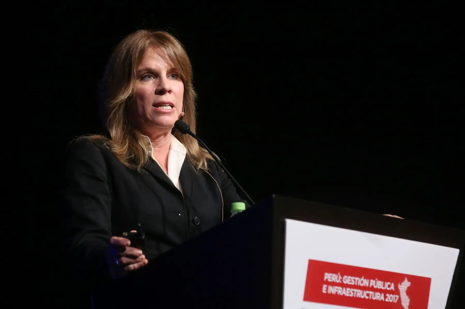 La ministra presentó las perspectivas de inversiones de los sectores de Hidrocarburos, Energía y Minas en el III Congreso Internacional de Infraestructura.