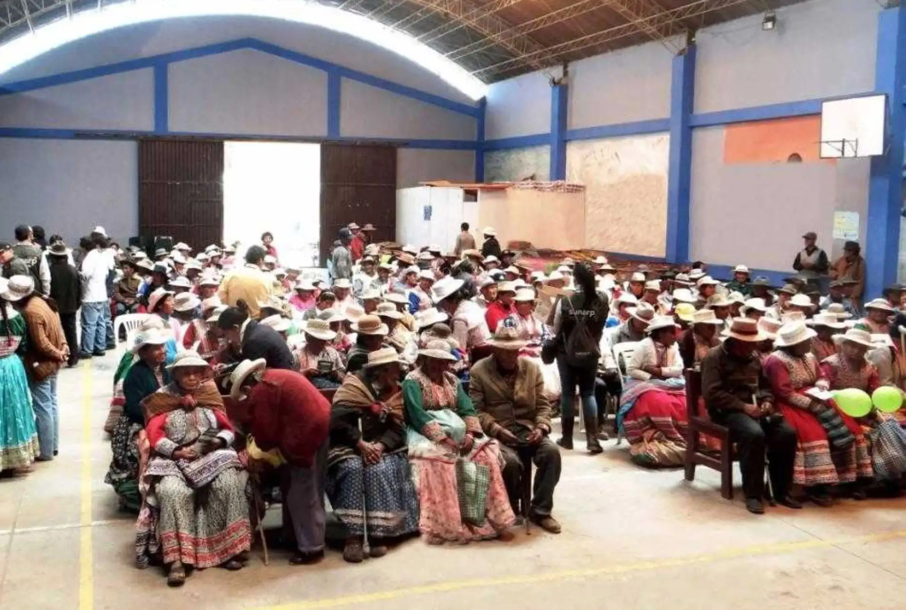 El Ministerio de Justicia y Derechos Humanos emitió el Decreto Supremo 001-2019-JUS por el cual se exonera, hasta por el plazo de tres años, el pago de tasas registrales por todo concepto que implique la calificación e inscripción de los actos referidos a las rondas campesinas y comunales en el Registro de Personas Jurídicas. ANDINA/Difusión