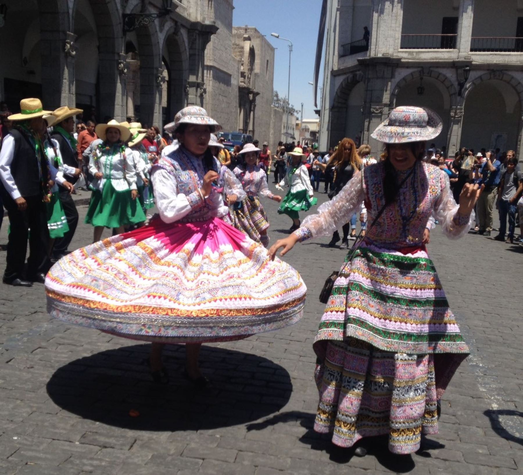 Cinco parejas de danzarines del Wititi viajarán a Colima para presentarse el 2 de mayo en el Foro Libertad.Foto:  ANDINA