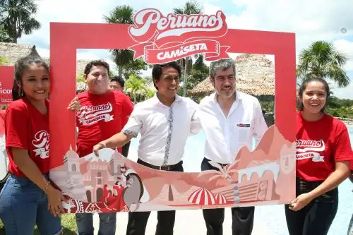 Viceministro de Turismo, Rogers Valencia, y gobernador regional de Loreto, Fernando Meléndez, encabezan ceremonia por el Día Mundial del Turismo en Loreto. ANDINA/Vidal Tarqui