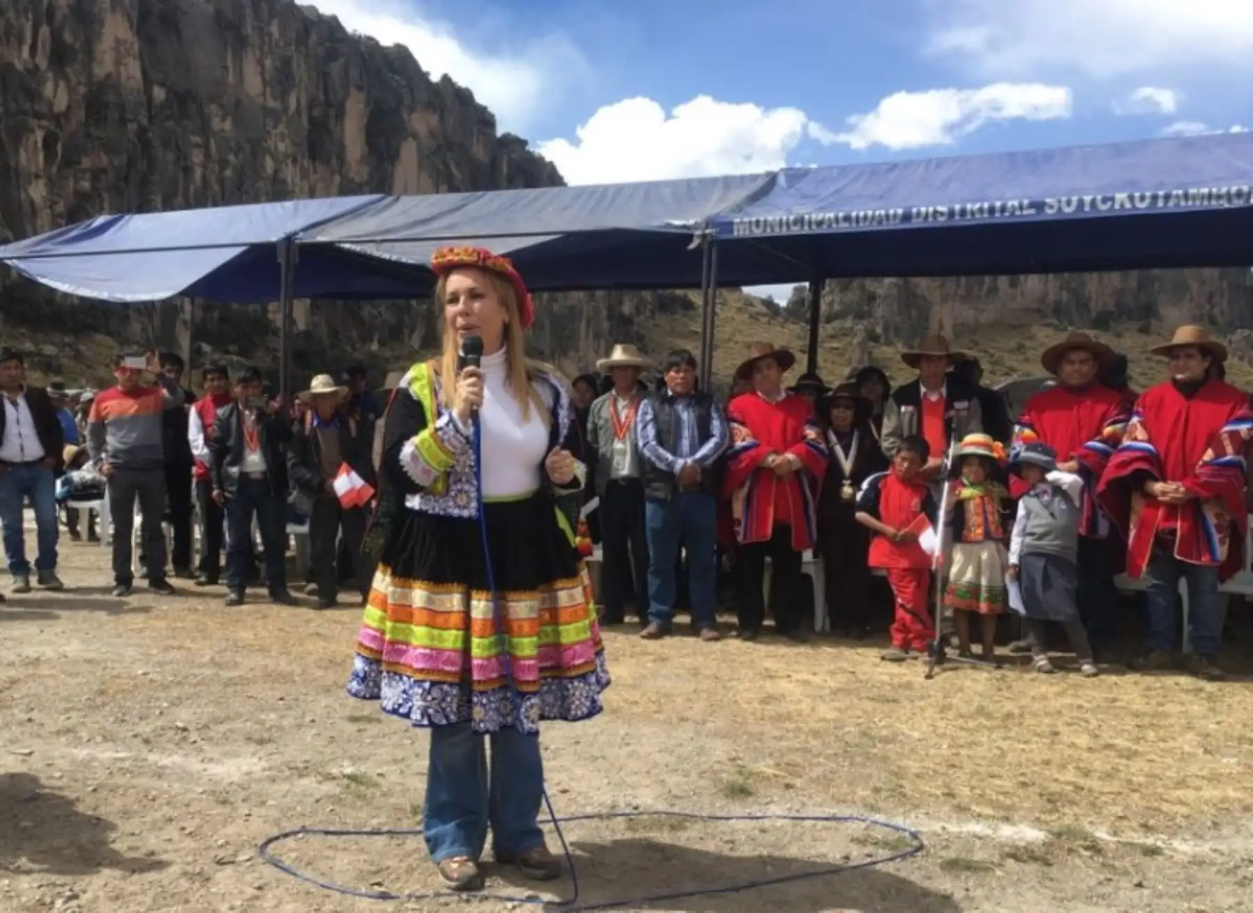 La ministra de Desarrollo e Inclusión Social, Fiorella Molinelli, anunció hoy el inicio del programa Haku Wiñay (“Vamos a Crecer”, en quechua) que beneficiará a 400 familias del distrito de Suyckutambo, ubicado a 4,500 metros sobre el nivel del mar, en la provincia cusqueña de Espinar.