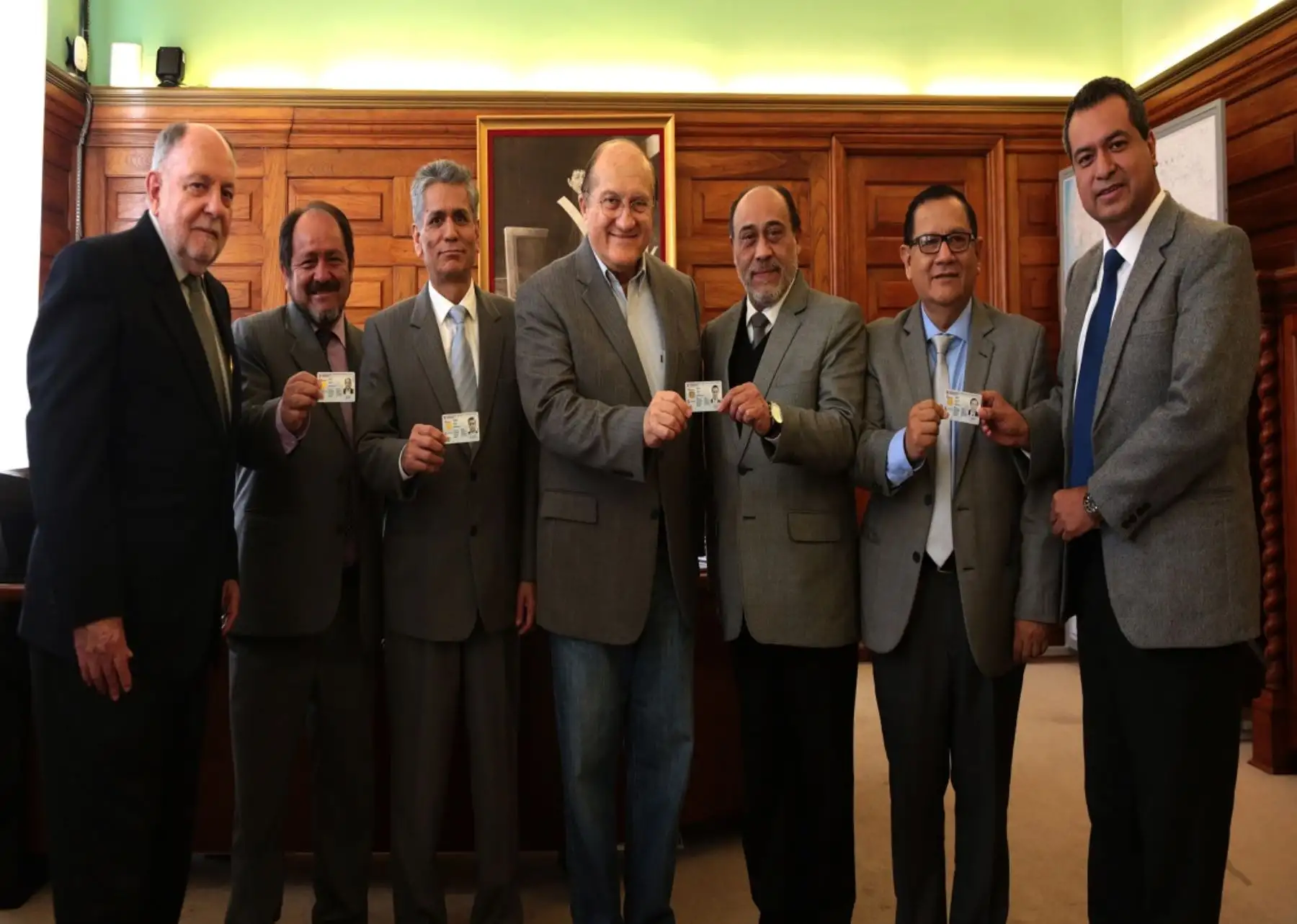 Titulares de instituciones se reunieron ayer para aprovechar tecnología biométrica del DNI electrónico. Foto: Difusión