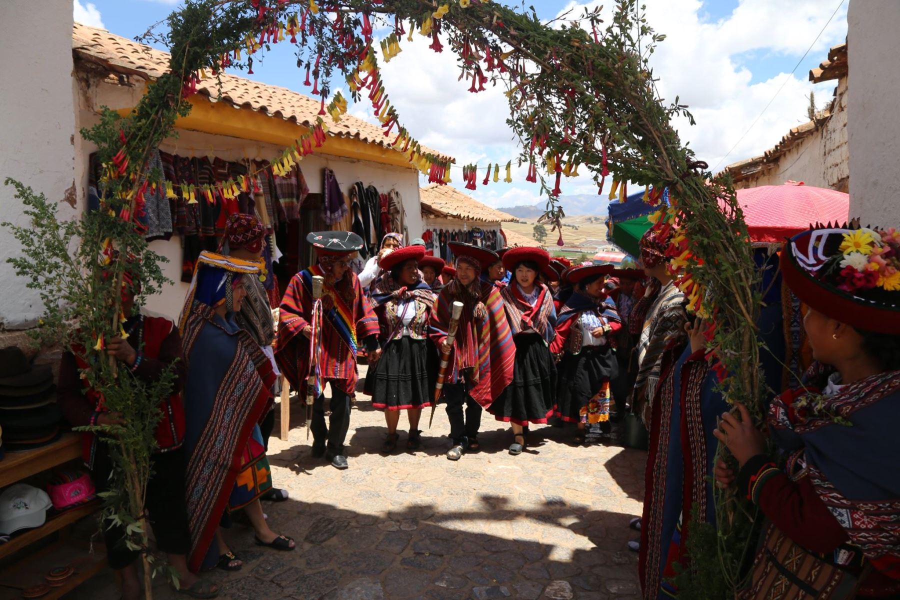 Con ceremonia andina pareja japonesa contrae matrimonio en Cusco. Foto: municipalidad de Chinchero.