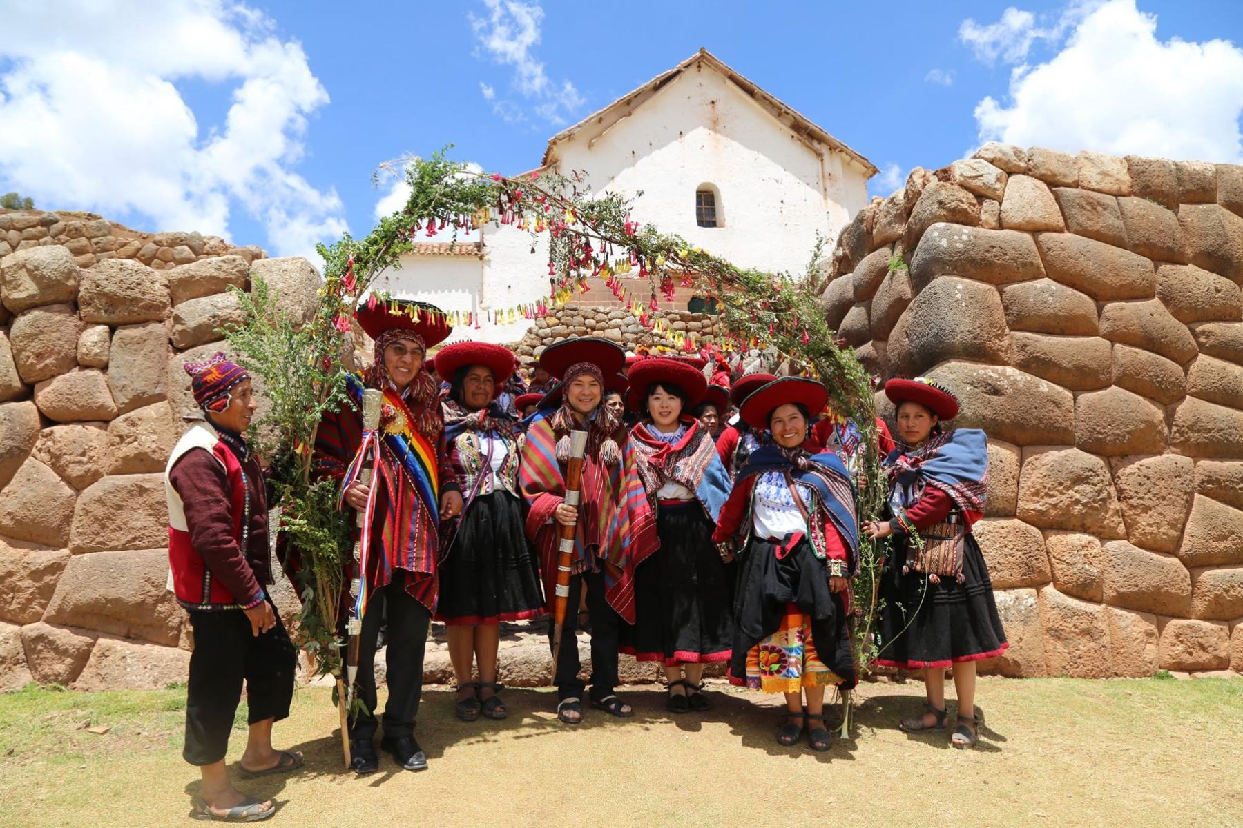 Con ceremonia andina pareja japonesa contrae matrimonio en Cusco. Foto: Municipalidad de Chinchero