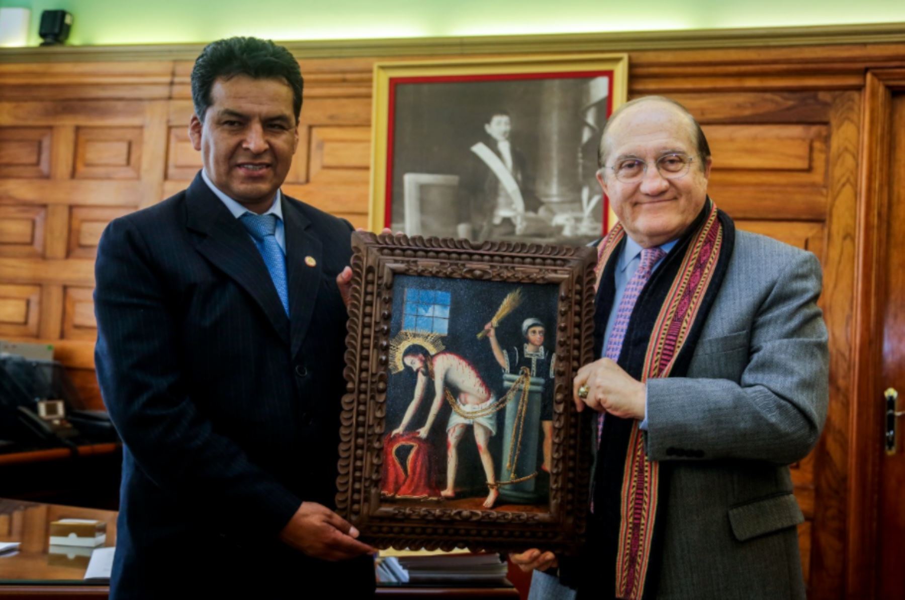 Ministro de Salud, Fernando D’Alessio,  se reunió con el Gobernador Regional del Cusco, Edwin Licona. Foto: Difusión.
