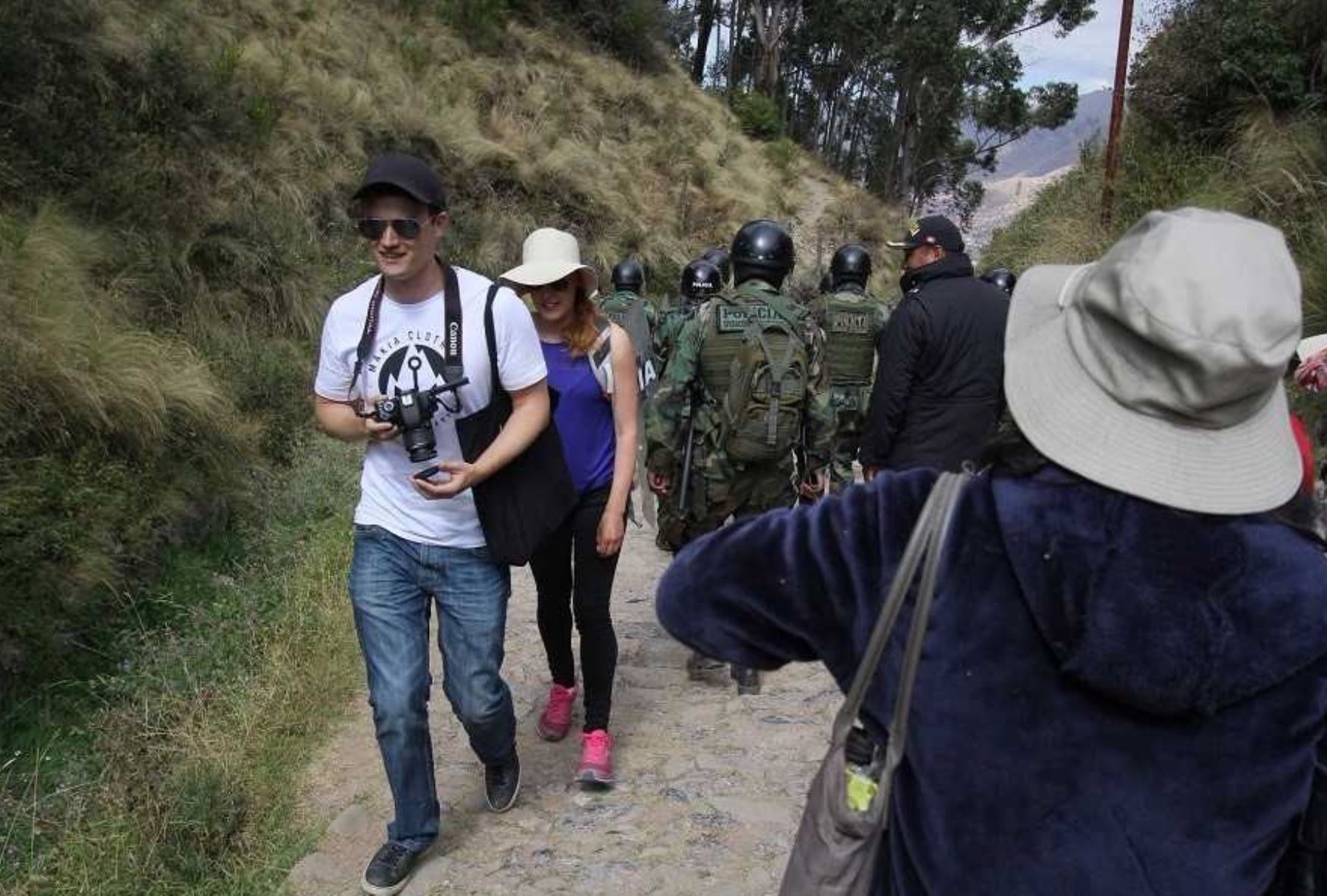 La Cámara de Comercio de Cusco propuso a sectores empresariales vinculados al turismo la creación de un Centro de Investigación para evaluar conflictos sociales y buscar soluciones para no afectar el flujo turístico que va en crecimiento en esa región.