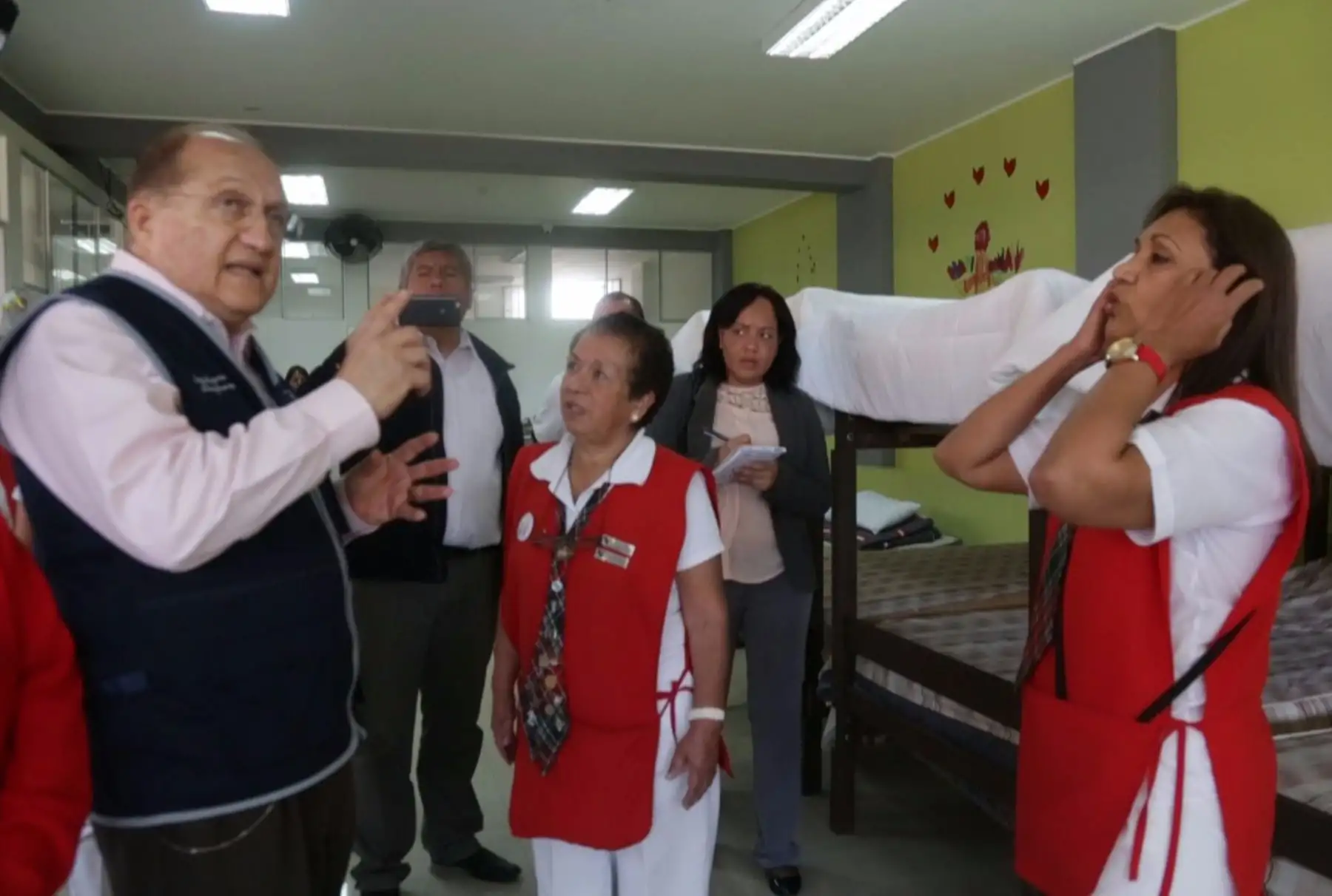 El ministro de Salud,  Fernando D’Alessio, supervisó las instalaciones del Instituto Nacional de Salud del Niño (INSN) de Breña.