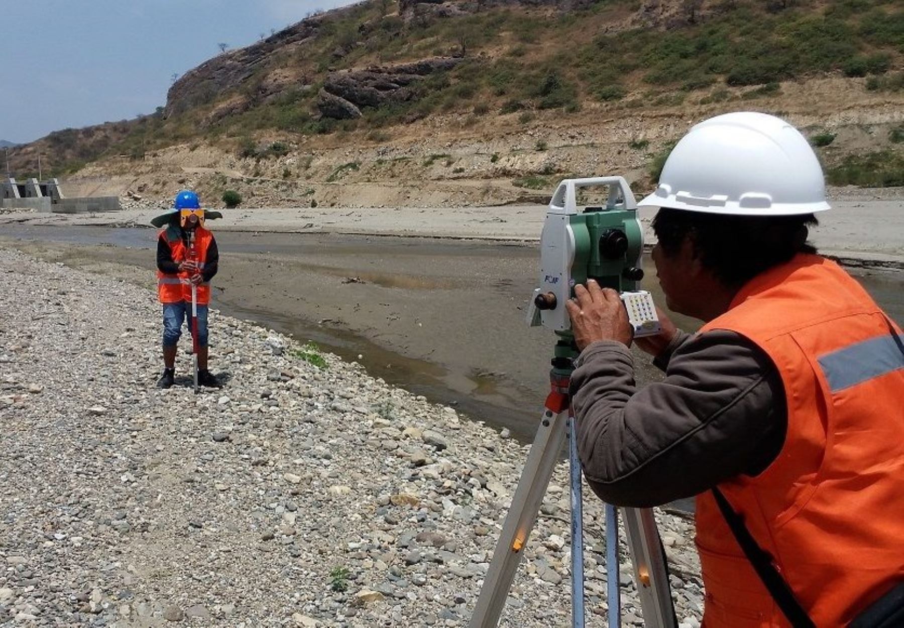 Minagri inicia trabajos para descolmatar el río Olmos, en Lambayeque. ANDINA