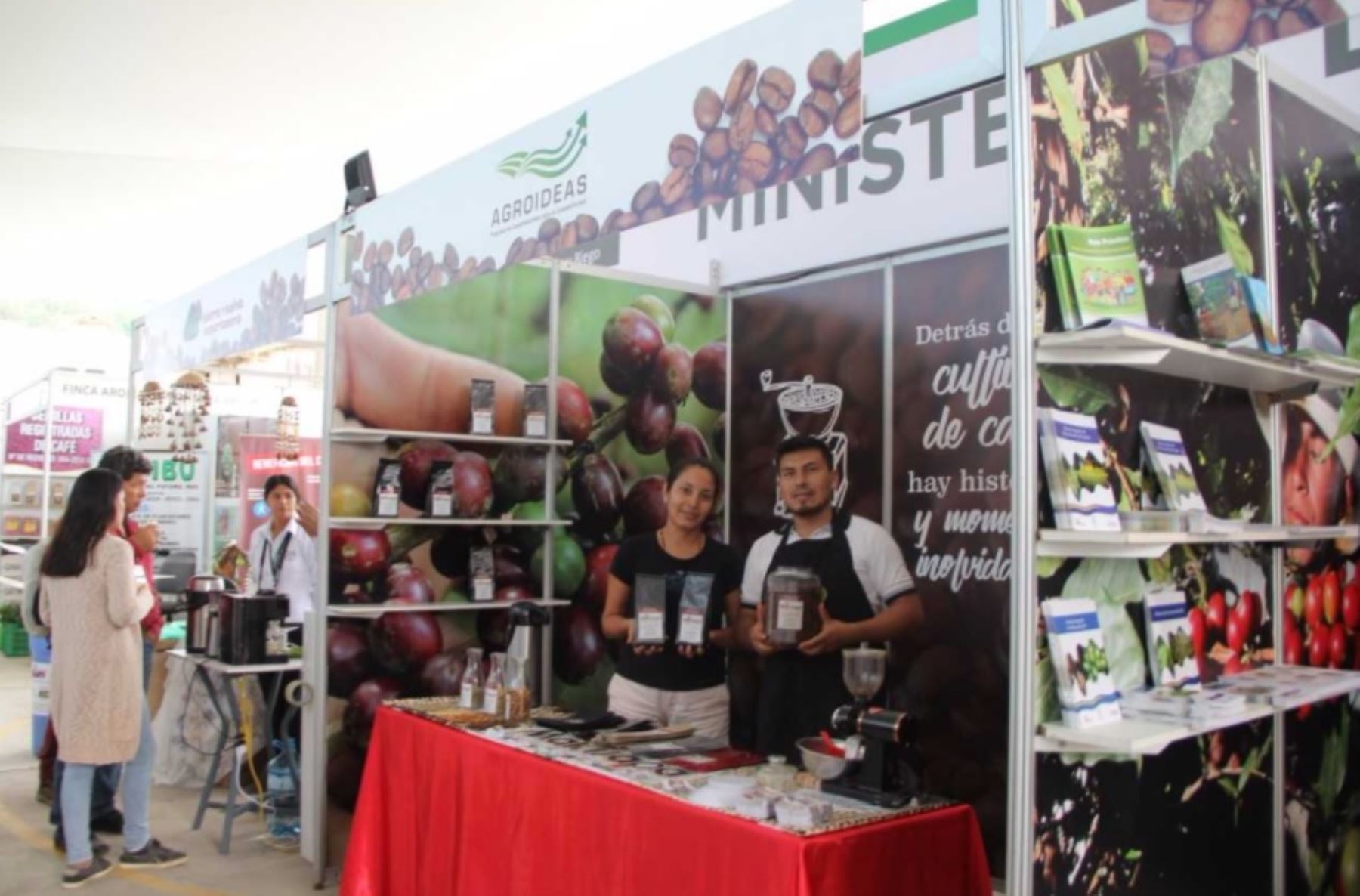 El Ministerio de Agricultura y Riego (Minagri) benefició en el primer año de la actual gestión a más de 3,000 productores de café y de cacao de todo el país con la adopción de tecnología para mejorar los procesos de producción a través de la ejecución de 62 planes de negocios aprobados por el programa Agroideas.