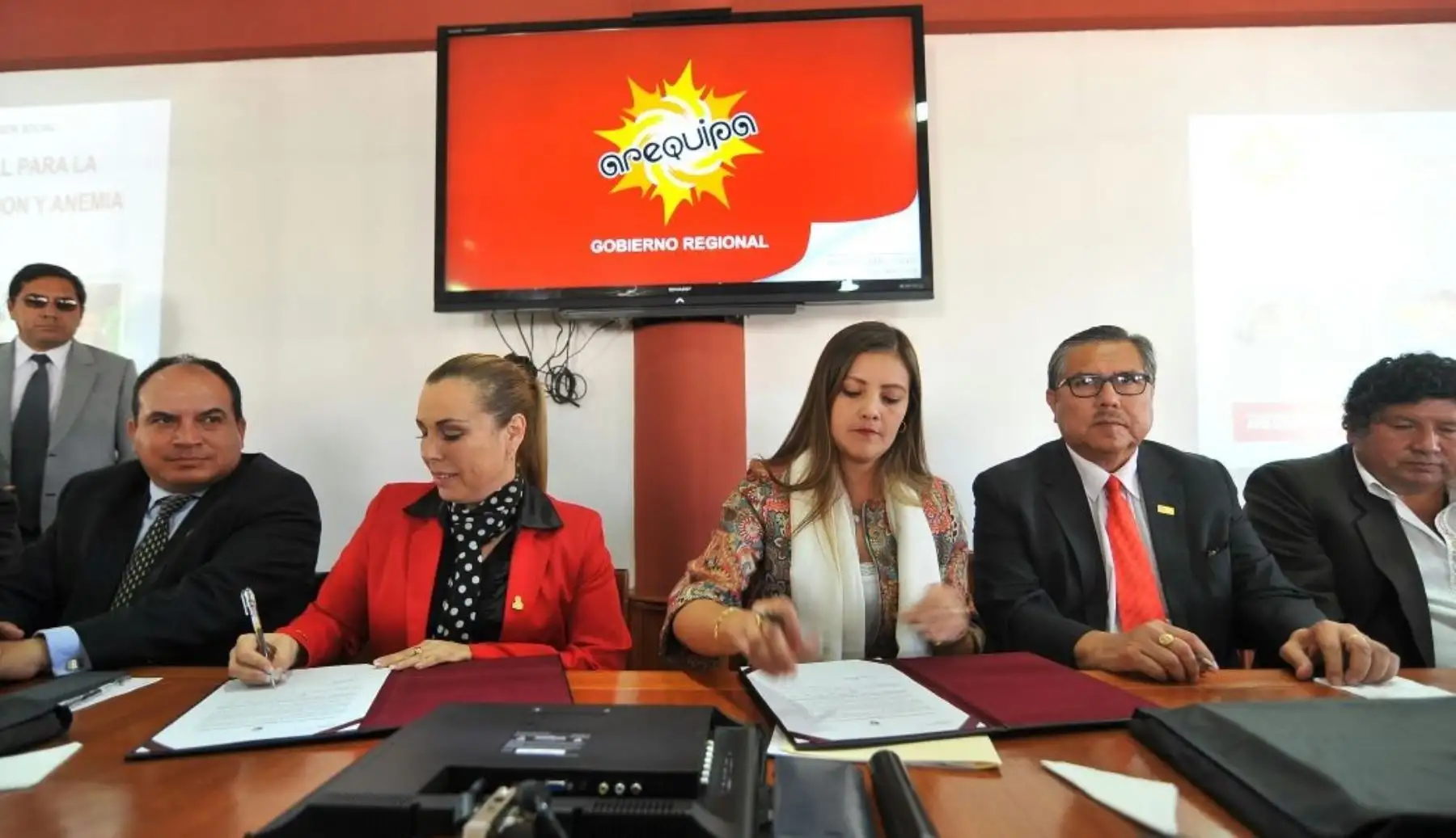 La ministra de Desarrollo e Inclusión Social (Midis), Fiorella Molinelli, invitó hoy a los jóvenes arequipeños a participar en la primera edición de “Hackathon Perú Hambre Cero, por un Perú sin anemia”, a realizarse en esa región este 14 y 15 de octubre.