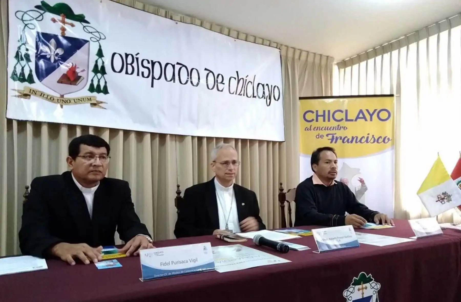 El obispo de la Diócesis de Chiclayo, monseñor Robert Francis Prevost, informó que están realizando coordinaciones con la directiva de la Hermandad de la Cruz de Motupe y del Divino Niño del Milagro para el traslado con las respectivas medidas de seguridad de ambas imágenes que son expresión de la fe católica en Lambayeque.