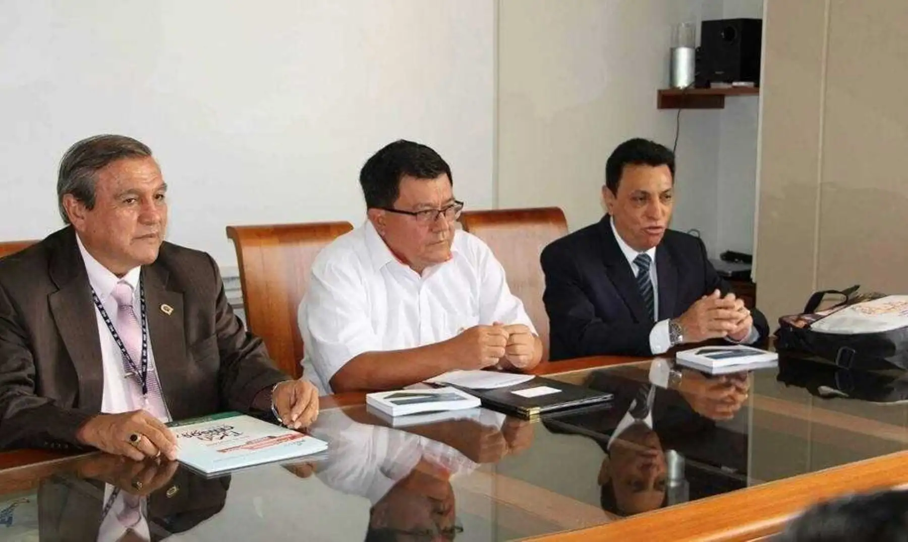 El gobierno regional de San Martín y el Instituto Nacional de Estadística e Informática (INEI) suscribieron un convenio de cooperación institucional para trabajar en las labores preparatorias y ejecución de los Censos Nacionales 2017: XII de Población, VII de Vivienda y III de Comunidades Indígenas 2017, que se realizarán el próximo domingo 22 de octubre.