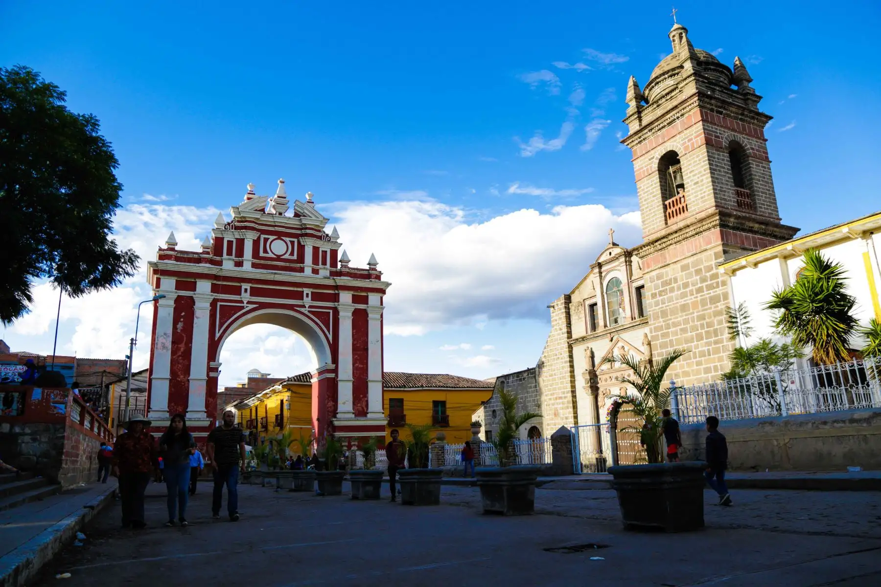 El Ejecutivo invertirá 43 millones de dólares en la puesta en valor de la ciudad de Ayacucho, gracias a un préstamo que se gestiona ante el Banco Interamericano de Desarrollo (BID) que permitirá intervenir en la conservación de ciudades con importante patrimonio cultural. ANDINA/Difusión