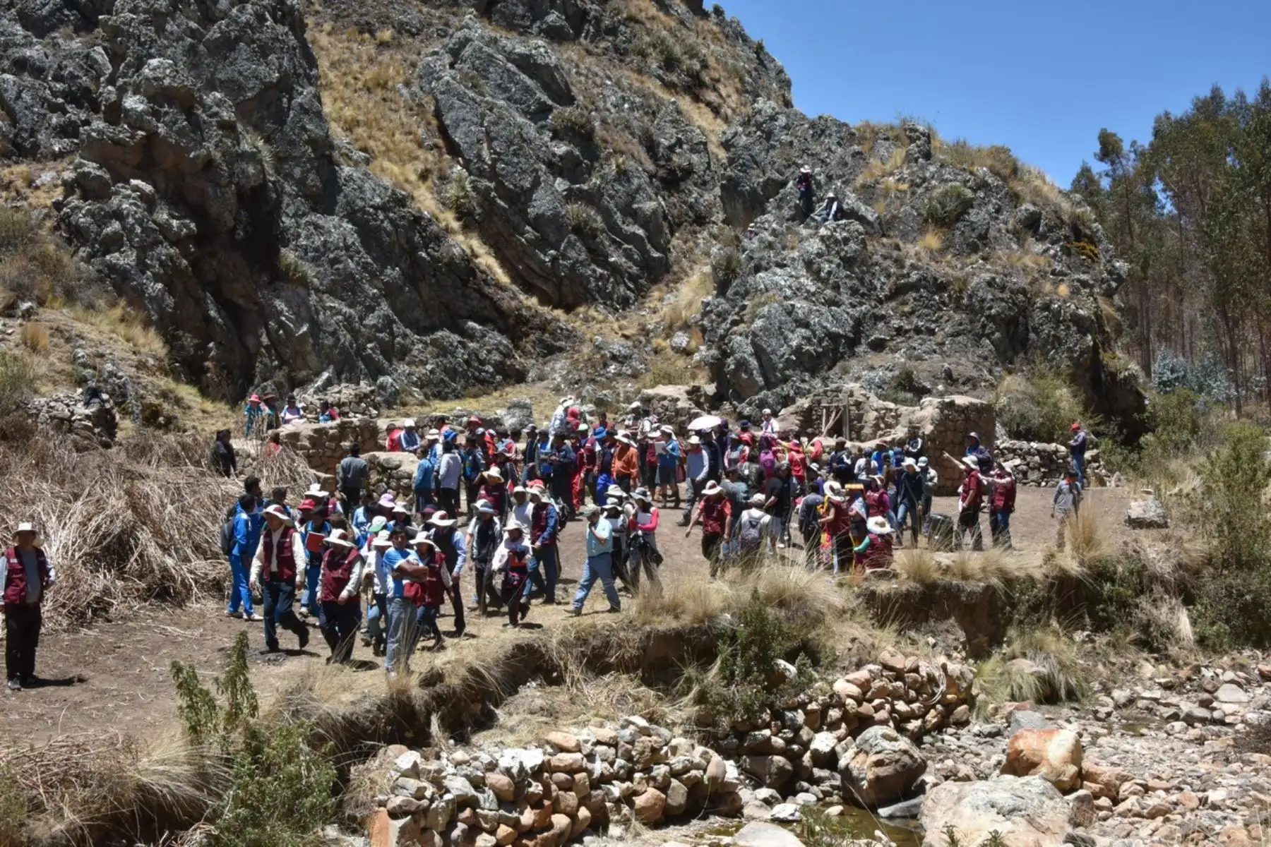 Autoridades y estudiantes de Cusco destacan puesta en valor del Camino Inca al Antisuyo.Foto:  ANDINA.
