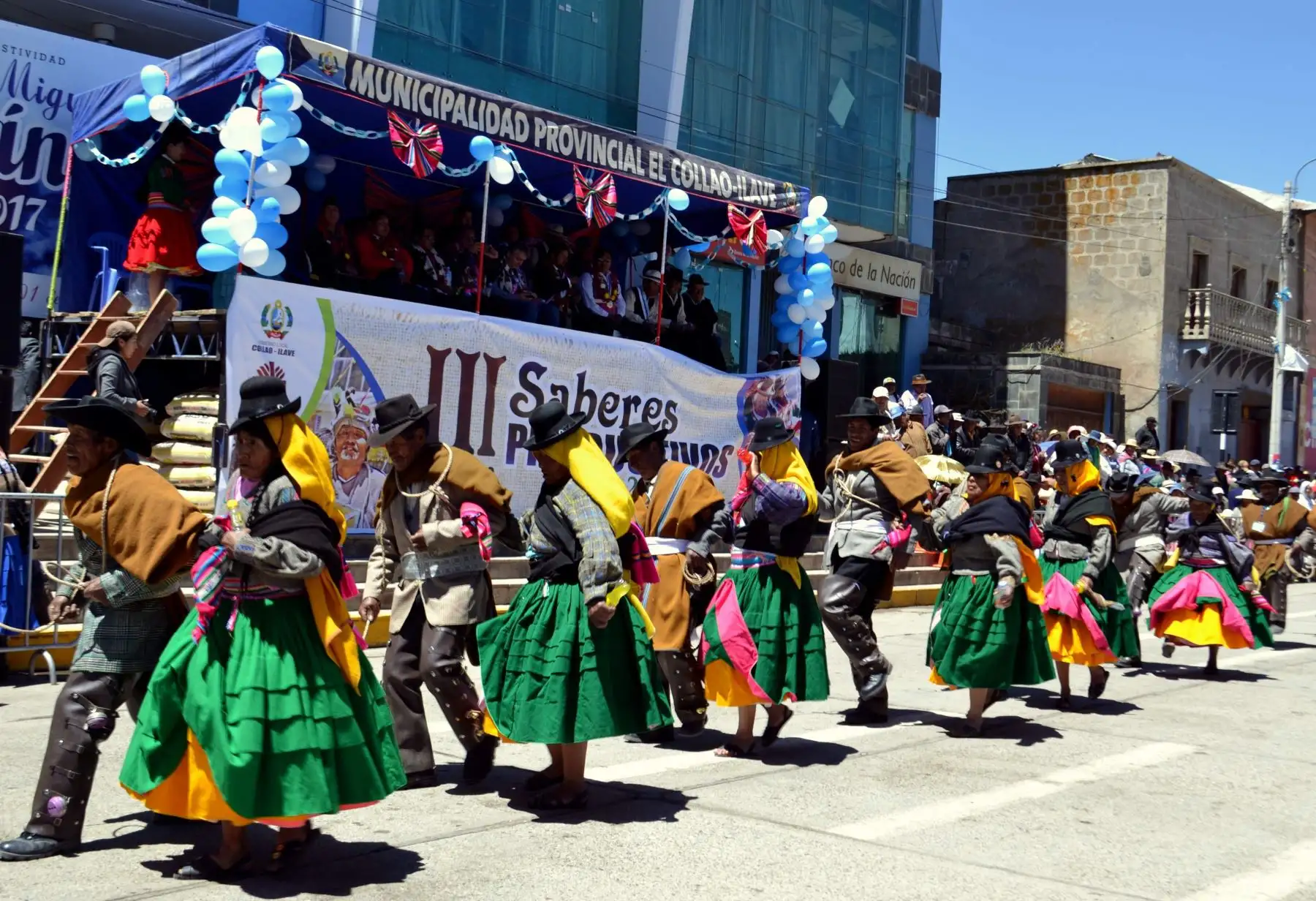 Más de 1,000 usuarios de Pensión 65 de Puno interpretaron 45 danzas milenarias. ANDINA/Difusión