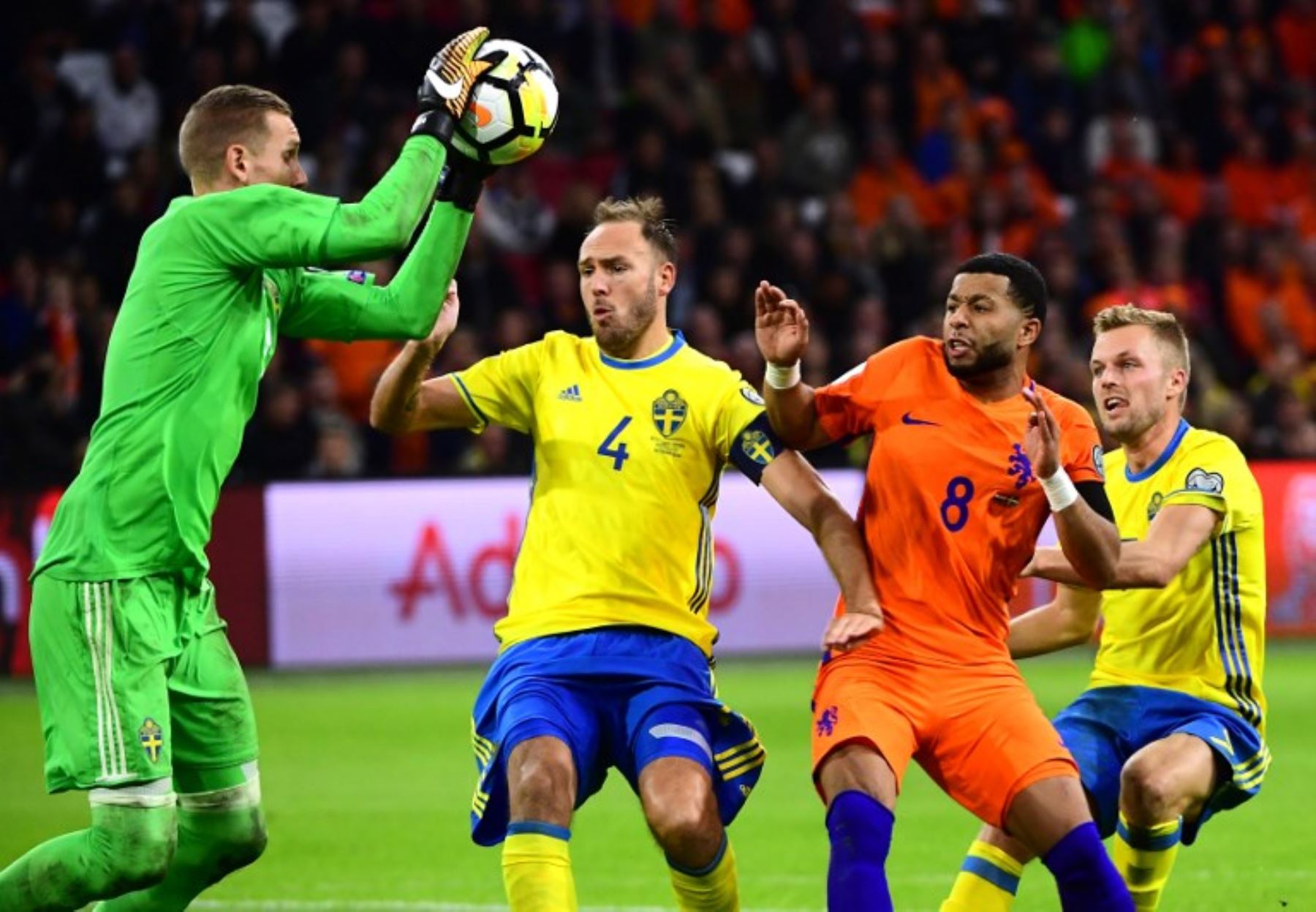 Holanda no pudo anotar los 8 goles que necesitaba para clasificat