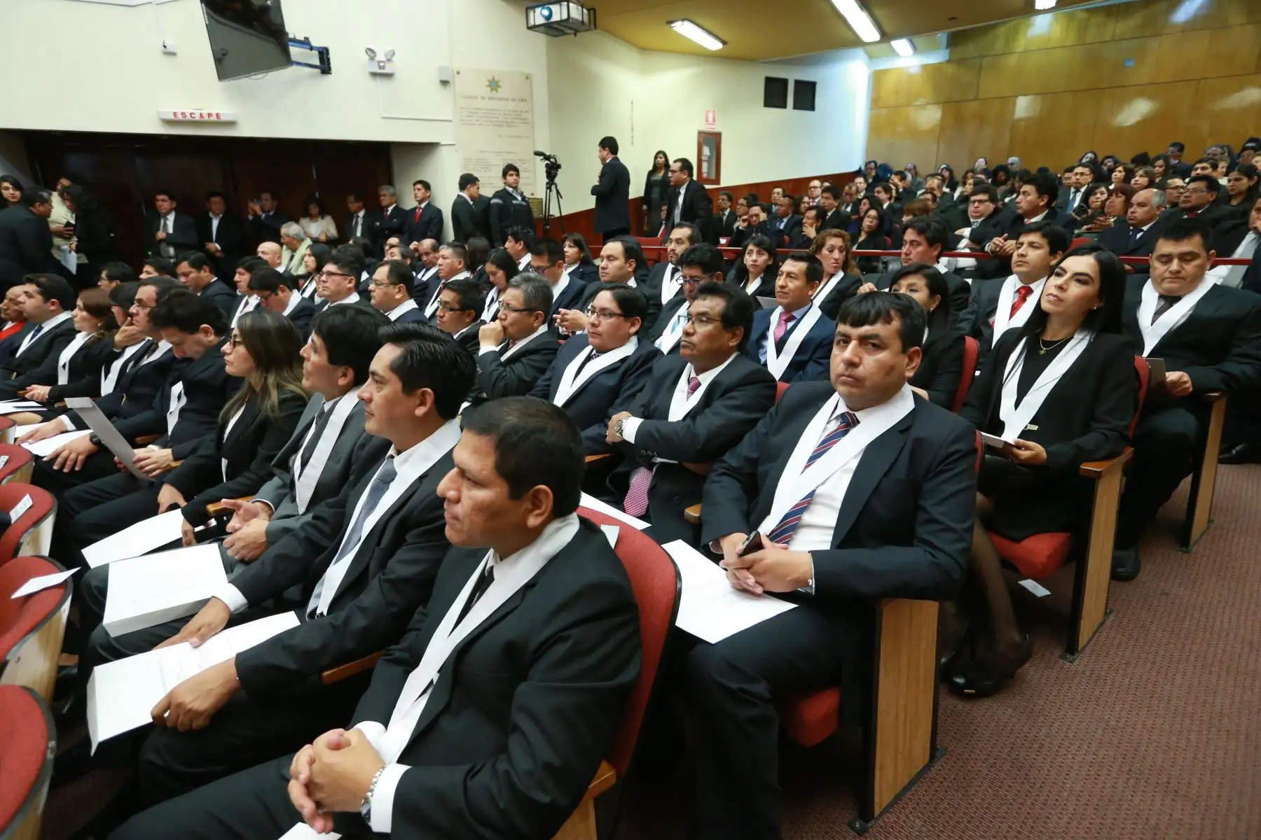 LIMA,PERÚ- OCTUBRE 1.  El presidente del Consejo Nacional de la Magistratura (CNM), Guido Aguila Grados, tomó juramento a jueces de diversas especialidades . Foto: ANDINA/Norman Córdova