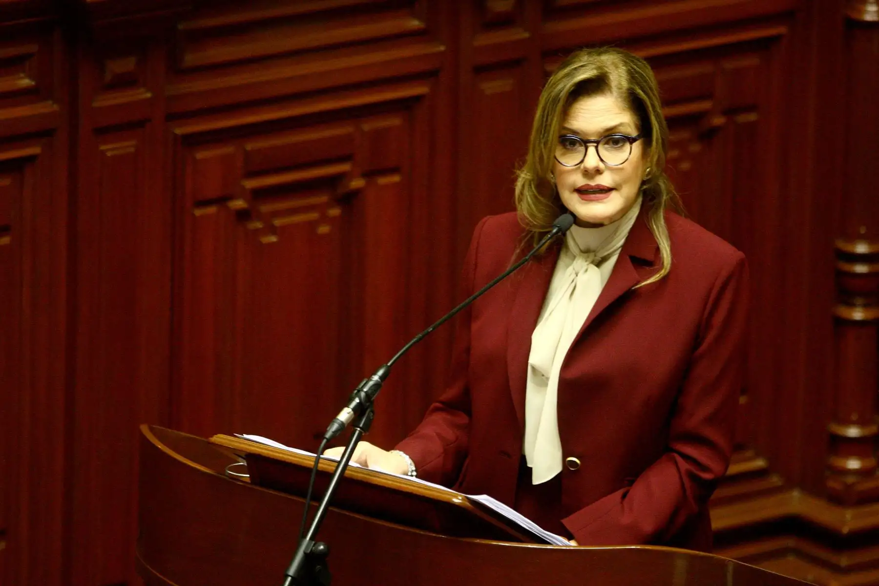 Presidenta del Consejo de Ministros, Mercedes Aráoz, expone política general del gobierno ante el pleno del Congreso de la República. ANDINA/Luis Iparraguirre