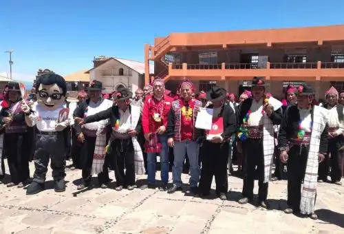 Los tejedores de la isla de Taquile, famosos en el mundo por sus singulares telares y tejidos hechos a mano, podrán comercializar sus productos en mejores condiciones gracias a la marca colectiva que les ha otorgado el Instituto Nacional de Defensa de la Competencia y de la Protección de la Propiedad Intelectual (Indecopi).
