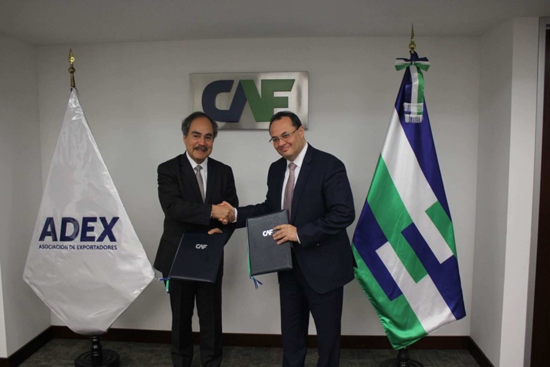 CAF y Adex impulsarán internacionalización de productos peruanos.