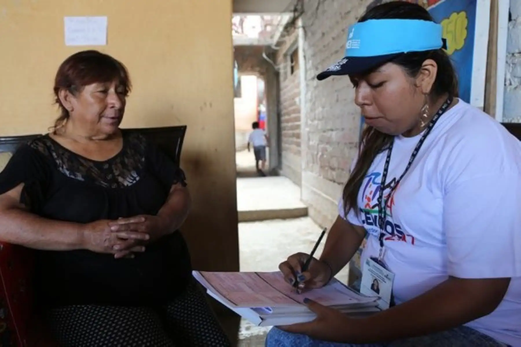 Los Censos Nacionales 2017: XII de Población, VII de Vivienda y III de Comunidades Indígenas permitirán, por primera vez en la historia peruana, conocer la realidad socio demográfica y económica de las nueve provincias que integran la Región Lima y, a partir de ello, podrán sumarse otros estudios que contribuyan a determinar su propio Producto Bruto Interno (PBI).