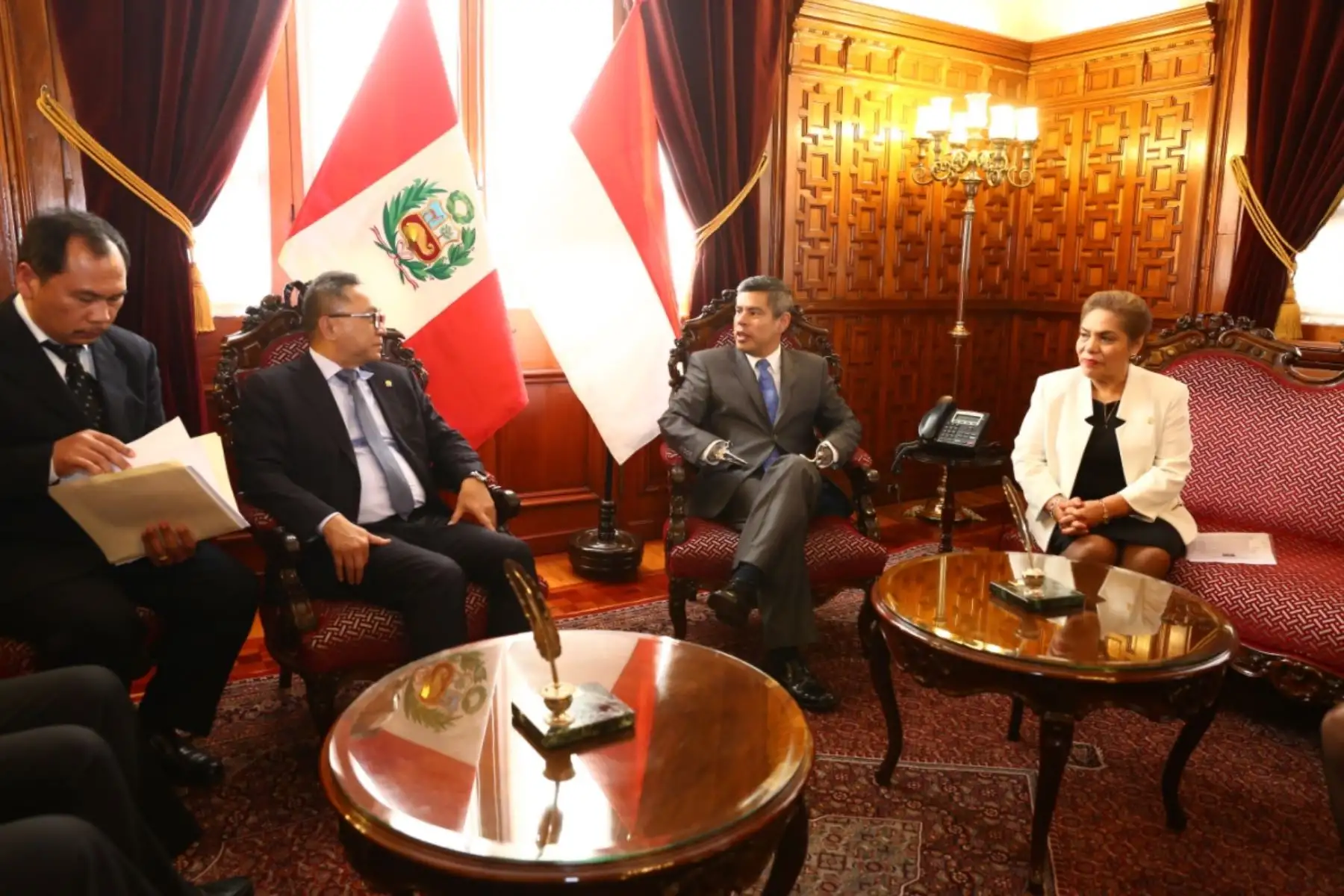 Presidente del Congreso, Luis Galarreta, recibe a presidente de la Asamblea Consultiva de Indonesia.