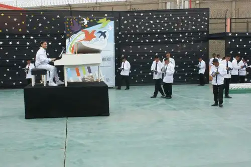 Con actividad musical internos celebran presentación de libro "Porque siempre hay esperanza".