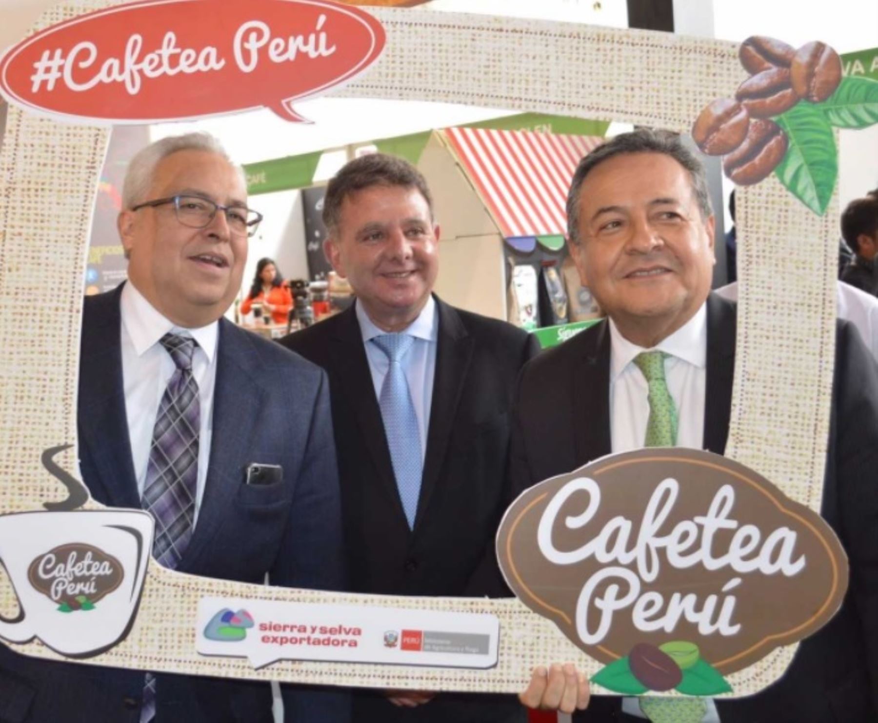 El viceministro de Desarrollo e Infraestructura Agraria, del Ministerio de Agricultura y Riego (Minagri), Jaime Salomón, invocó a realizar un trabajo coordinado y conjunto para incrementar la producción de café de calidad y el consumo interno en nuestro país.